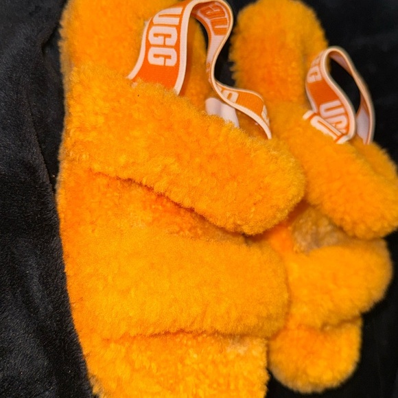 UGG Bright Orange Fluffy Slippers - Picture 11 of 13